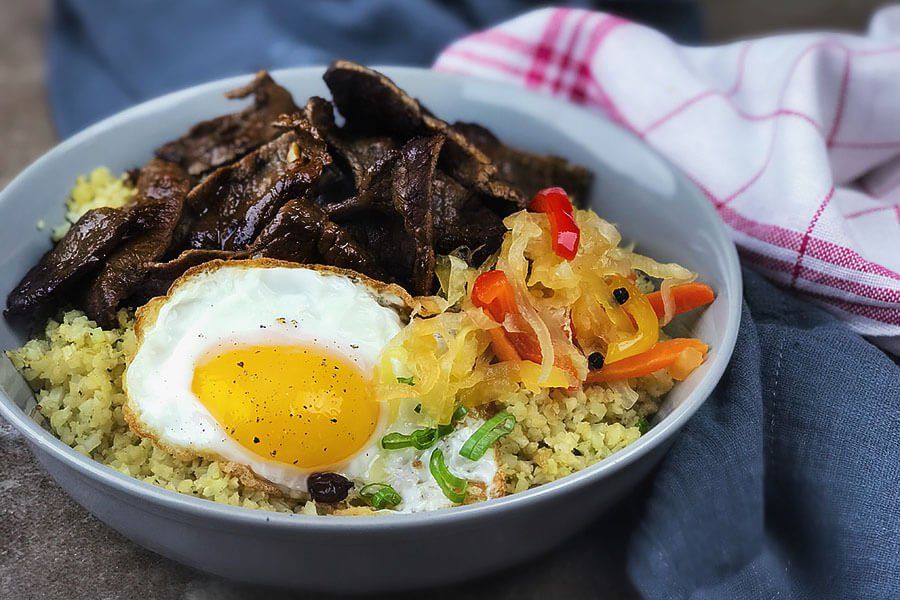 RuledMe's tweet photo. This is a keto spin on a traditional Filipino dish, tapsilog, using cauliflower rice! An aromatic recipe that’s sweet and savory, it’s a great protein breakfast.
https://t.co/DeNdgSyRx0 https://t.co/kbmdq6xXMB