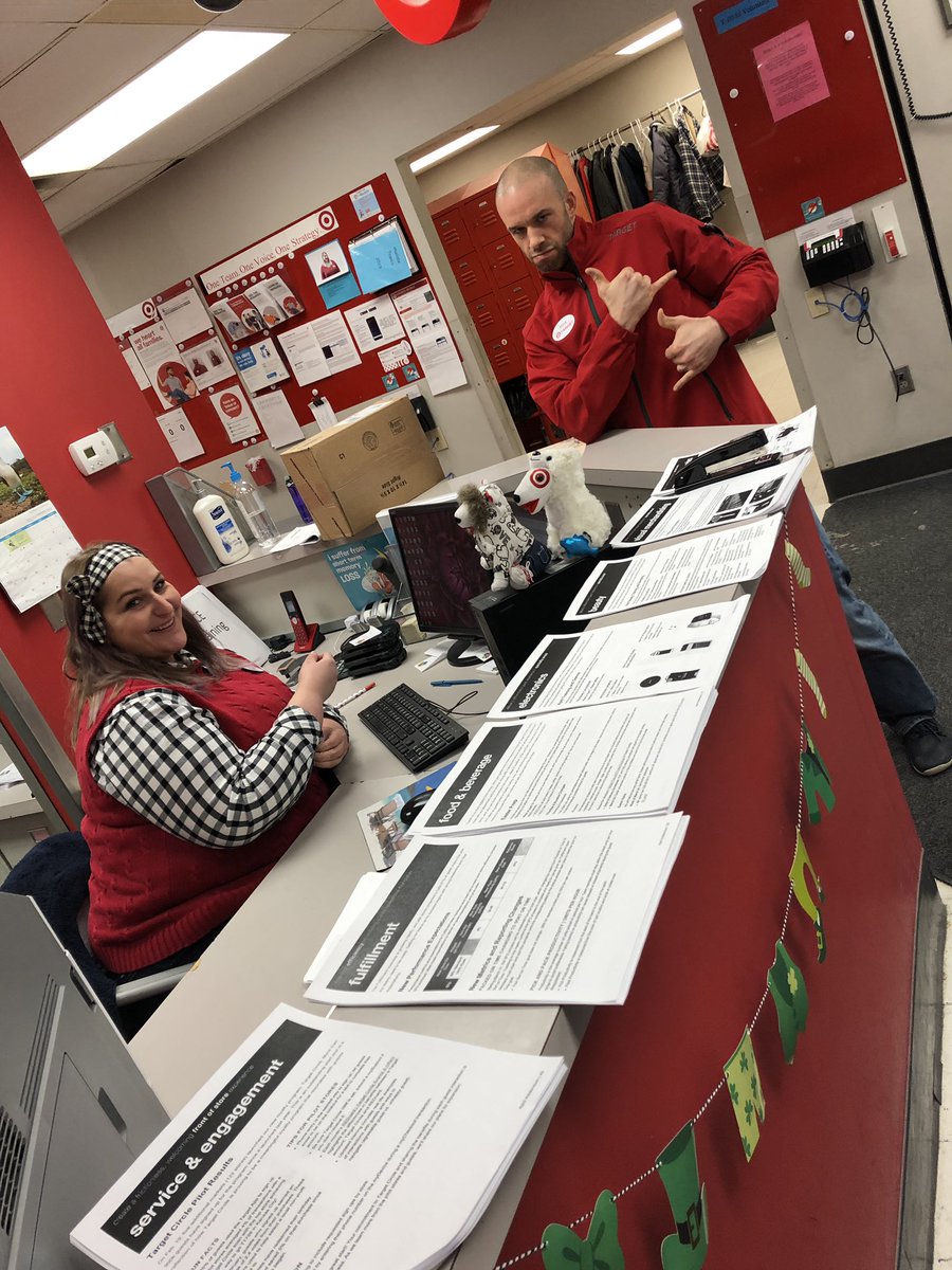 T532 New Hire external ETL Michelle and @SteveSafranek getting after QSP and business ownership with the T532 team! @TiffMisk