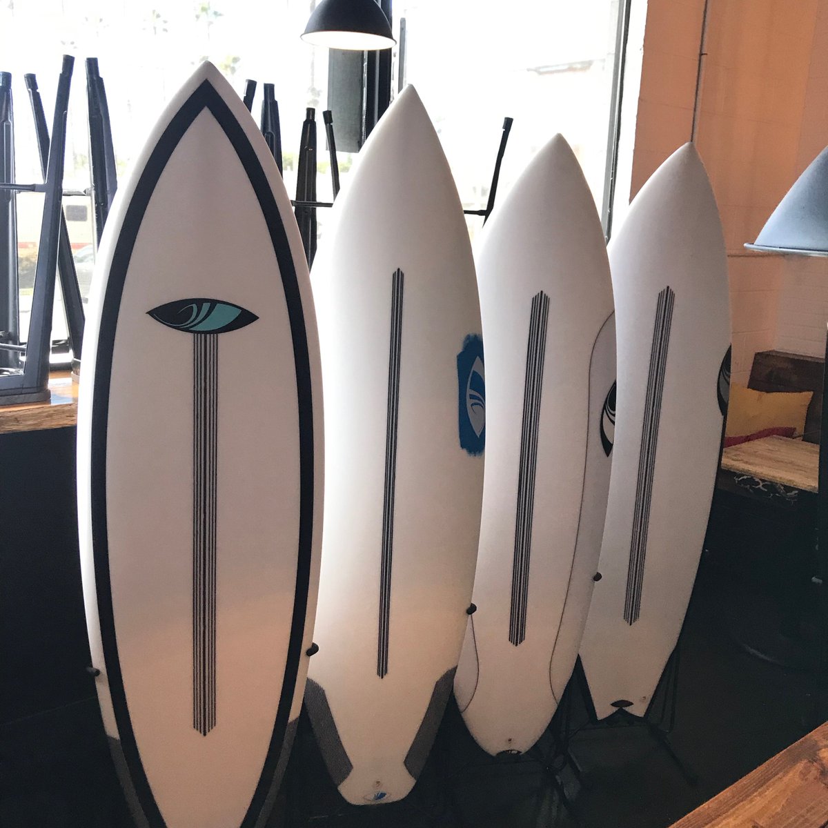 SurftechUSA's tweet image. We'll have 1 of everything on the Menu -- (L to R) Disco Cheater E2, Disco E2, Modern 2.5 Dual-Core, and Modern 2 E2
-
-
#Surftech #TheArtOfTech #Sharpeye