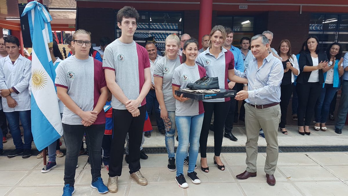 jalbertogalarza's tweet photo. La Subse ETP acompañó al Gob @passalacquaok y a la Ministro @ivonneaqui a la Inauguración del Nuevo Edificio BOP 90 de Caá Yarí, donde hicimos entrega a la #EPET9 Y #EPET38 DE Leandro N. Alem.- @misioneseduca @INETetp @CGEMisiones https://t.co/APlhxBZCCn