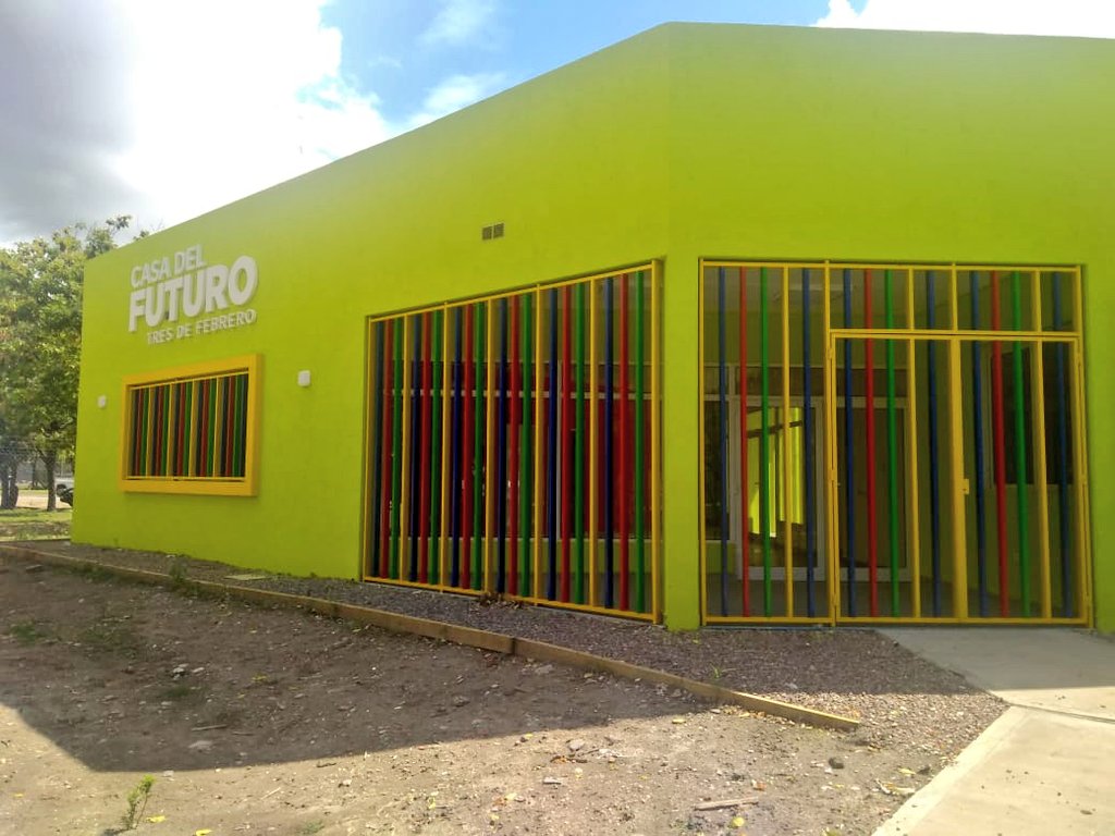3FGonza's tweet photo. Excelentes las nuevas instalaciones de @JJUrquiza !
Acompañando el desarrollo del borde norte de @Municipalidad3F junto al #CEDEM3, #LaCasaDelFuturo y las obras para la pronta provisión de agua corriente.
#ElNorteAvanza #3Favanza #TresDeFebrero https://t.co/zoaqF0MVXV