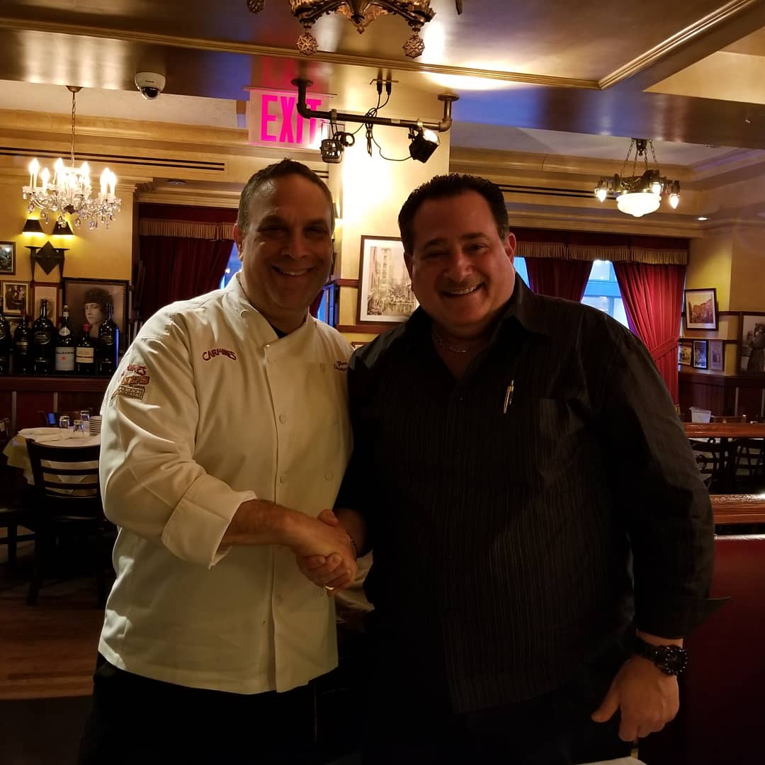 JohnLukeNYC's tweet photo. Ok So I Just Got &amp; Opened My #ToGo Box #ExecChef @grolnick611
Gave Me From @Virgilsrealbbq To Try.OMG! Thanks #ChefGlen #Yummy #PigPlatter @CarminesNYC https://t.co/5BeCDY5SHD