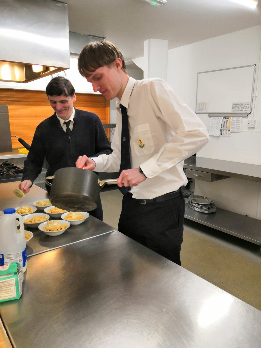 30thSheffieldBB's tweet photo. Making perfect cheese sauce is a skill that our lot have now mastered. @jamieoliver @gordonramsey_ our mate @JamesA10A wants to know "how much sauce is a good amount of sauce?" https://t.co/VY93PoHhB1