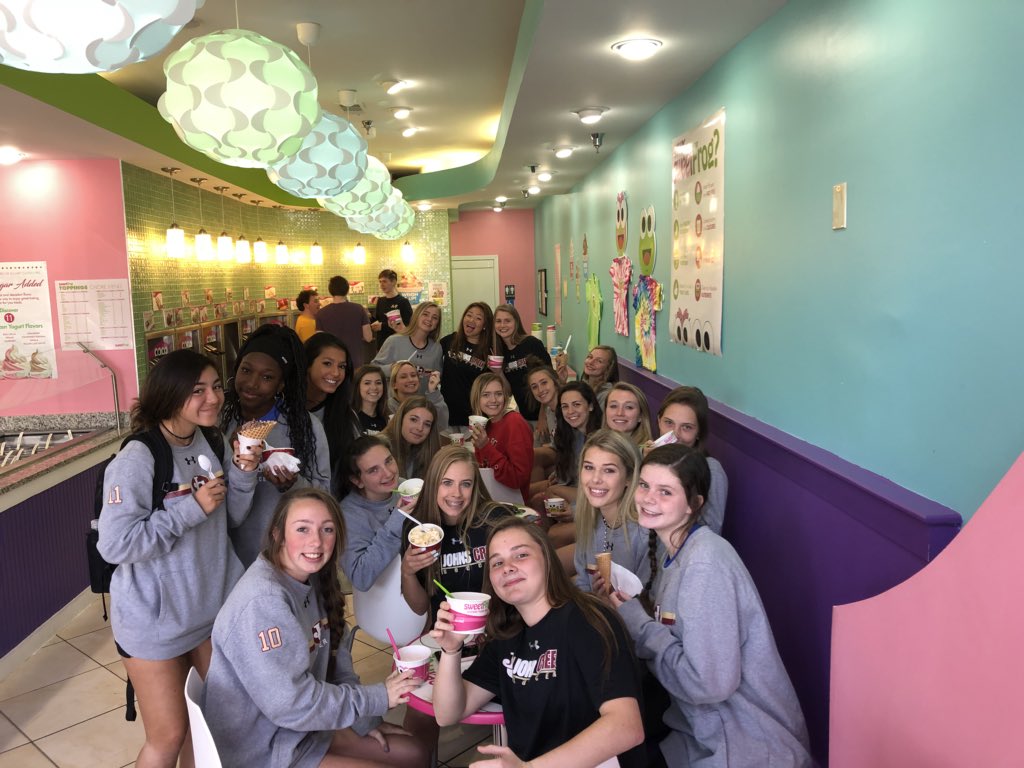 coachdesingRHS's tweet photo. Sometimes we need to take a break and do something fun as a team!! Love these girls and the time we spend together! #icecreamwednesday #whateverittakes @Jcris20 @jcgladiators @LeadGladiator @ashleyagans https://t.co/xo3psFSD9b