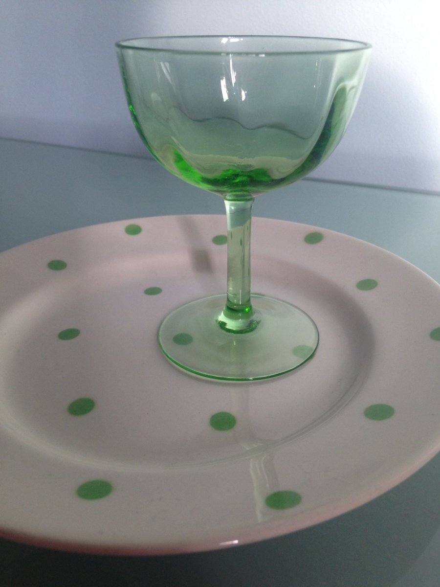 dovelanevintage's tweet photo. This little #green #glass goes well with the T.G. Green #polkadot #teaplate. #vintageshowandsell. Happy Spring equinox. https://t.co/qaBhIaeoHp