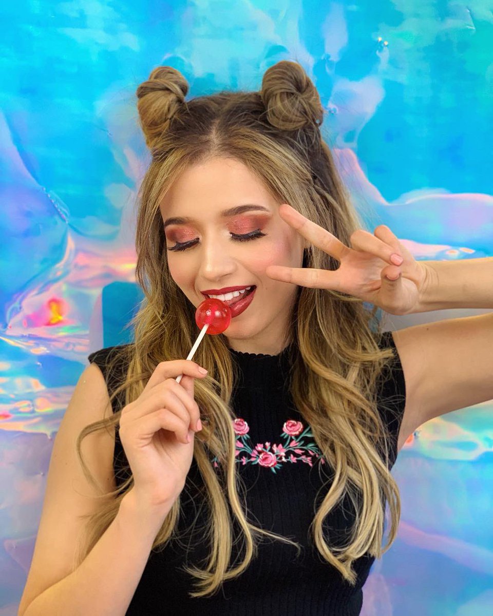 pokimanelol's tweet image. colorful ☺️🍭✌🏼