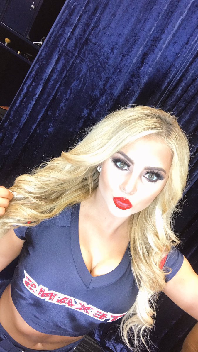 joshuaiancooper's tweet photo. #WCW love & shoutout to @HTC_MalloryM always gorgeous. #FavoriteHTC ❤️😘👩🏼💙🌹💎 https://t.co/DGyJnUm3WS