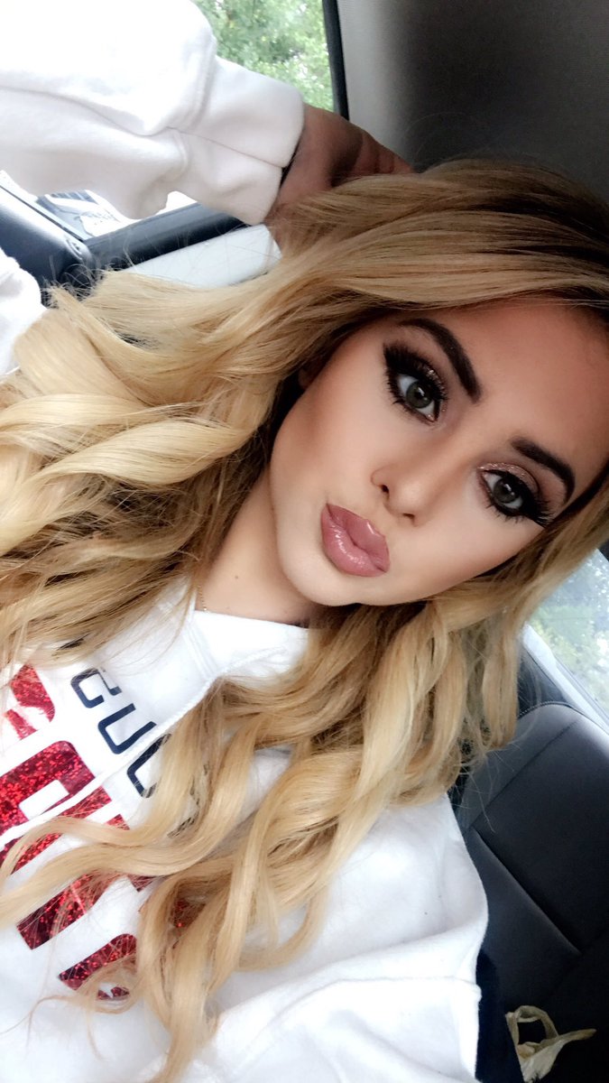 joshuaiancooper's tweet photo. #WCW love & shoutout to @HTC_MalloryM always gorgeous. #FavoriteHTC ❤️😘👩🏼💙🌹💎 https://t.co/DGyJnUm3WS