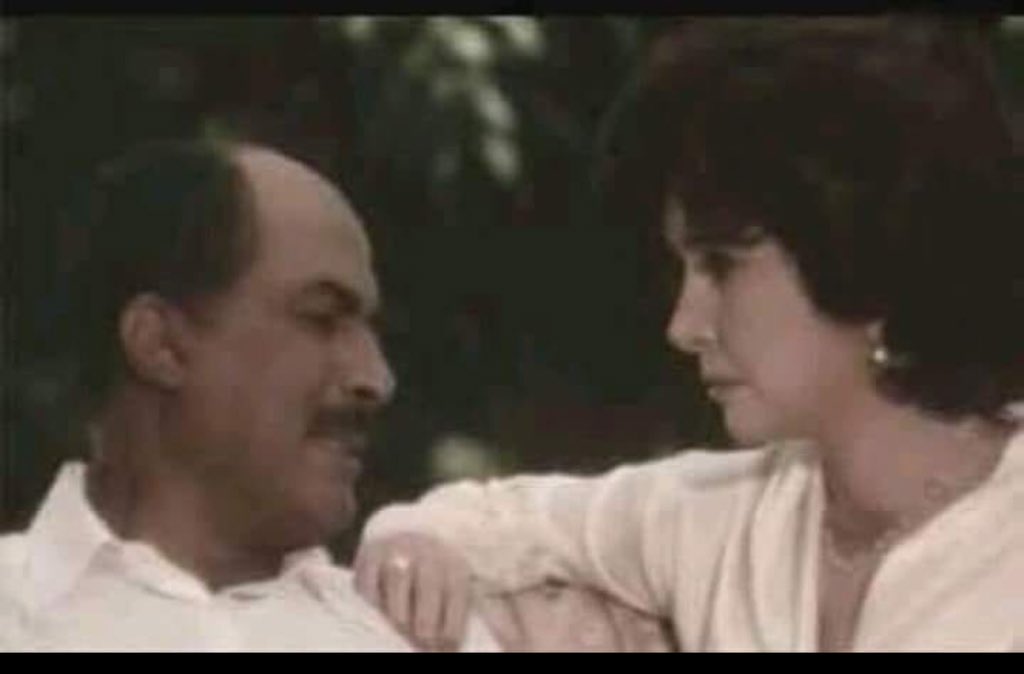 KhamryMohammed's tweet photo. -برضه مش هتلبس هدوم شيك وتسرح شعرك وانت نازل الكليه؟!

*ملهمش لزمه ياجيهان انا دا الترم العاشر ليا وبعدين انا نازل وسط ولادي.. https://t.co/dPenmEfJlN