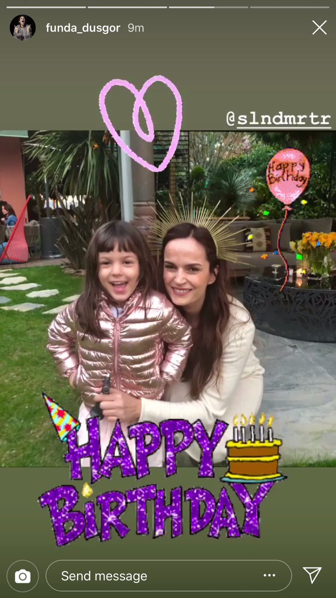 selinarabfans's tweet photo. @صور من عيد ميلادها❤️😩😭@selin_demiratar #selin_demiratar https://t.co/Wz6KkiBG8D