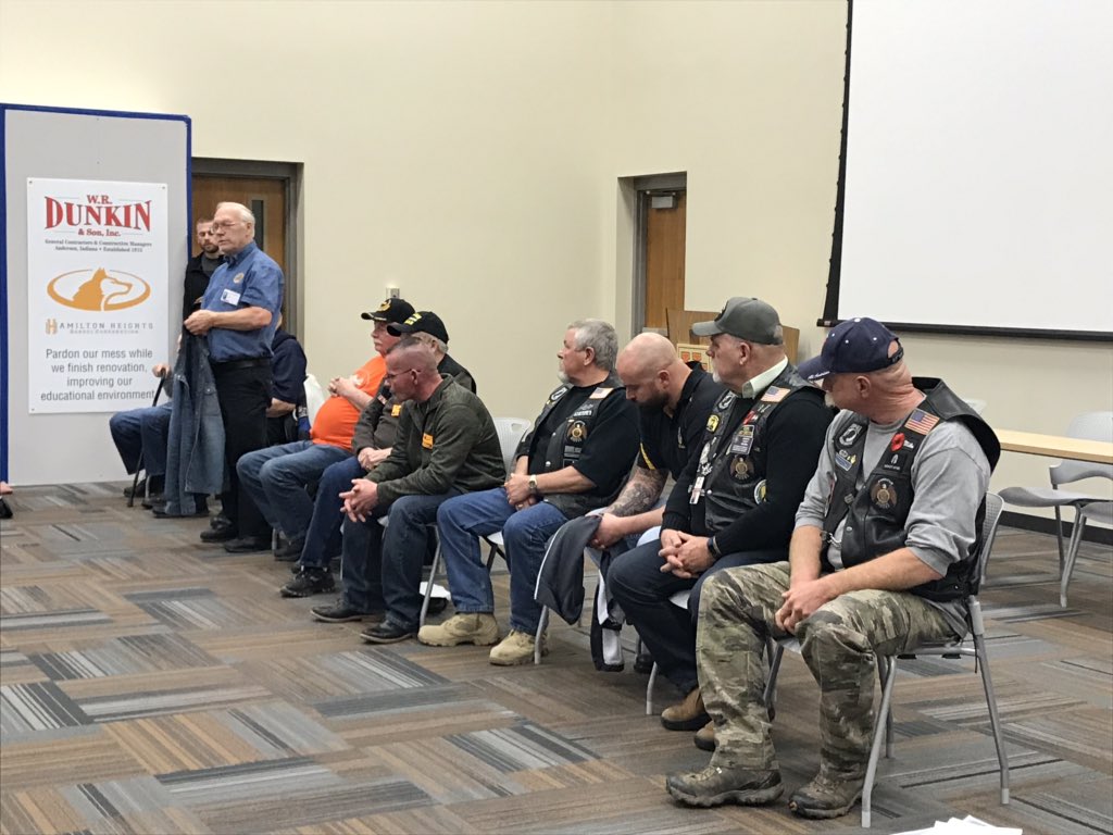 LHippensteel1's tweet photo. @TheDuke_51 Mr. Kirschner hosted his 3rd annual LIVING HISTORY DAY @ HHHS today.  These 10 wonderful American 🇺🇸Veterans gave their day to tell their personal stories from the Korean War, the Vietnam War, The Cold War, Desert Storm and Afghanistan. We r so grateful🇺🇸🇺🇸 https://t.co/IwJQYgHots