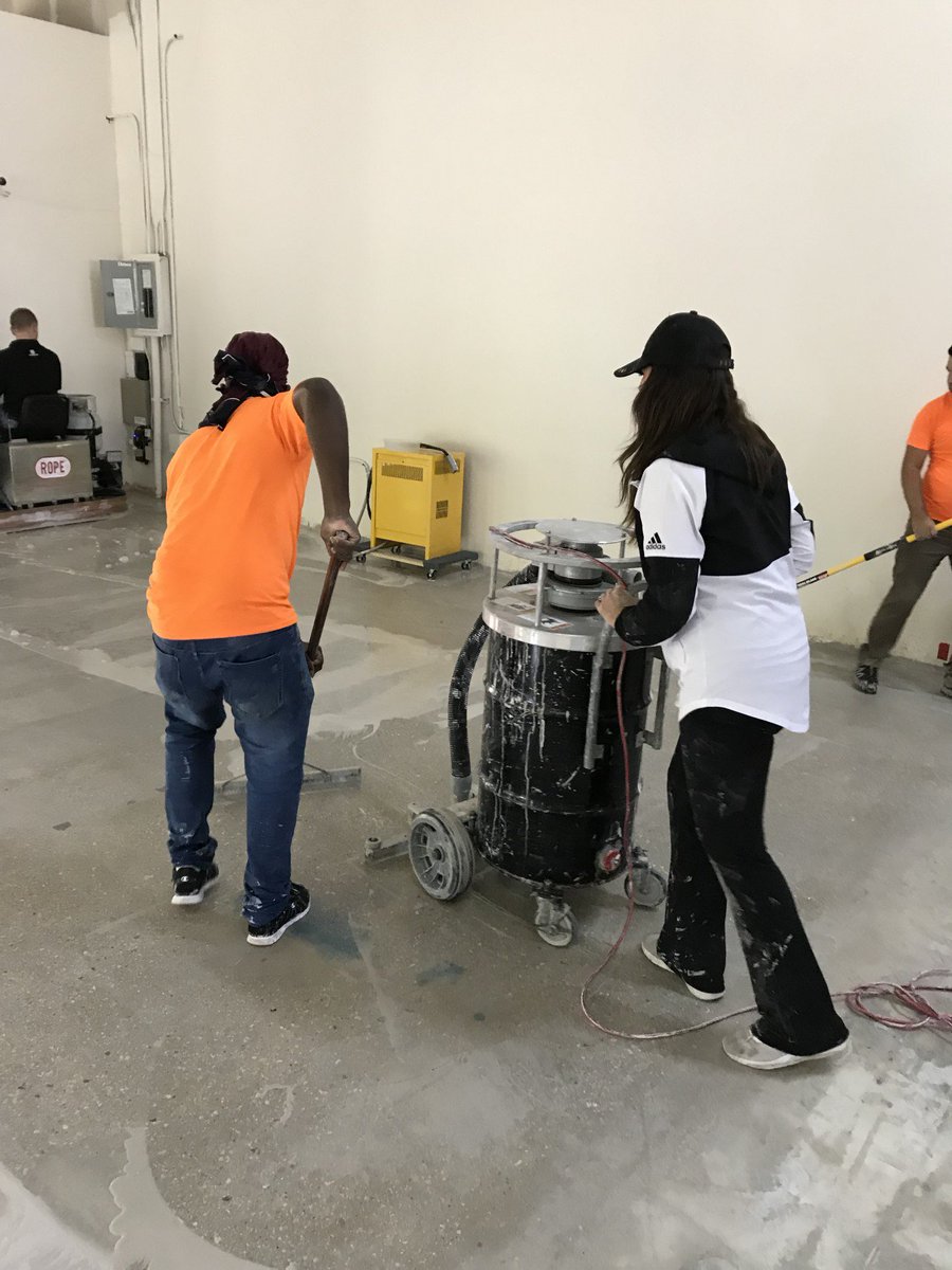 runyonsurfprep's tweet photo. Our Power Trowel Training is well underway down here in south Florida! We have 3 trowels, 3 systems, and LOTS of slurry!
#RunyonSurfacePrep #WeAreRunyon #runyontrainingcircuit @Ameripolish @MQINC @PROSOCO @tennantco https://t.co/2Mv2akDcbG