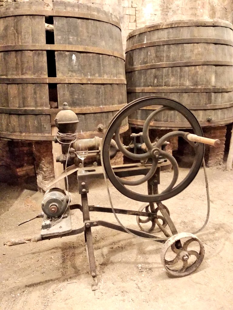 <a href="/la2_tve/">La 2</a> <a href="/EscalaHumanaTVE/">EscalaHumana</a> <a href="/nuria_moliner/">Nuria Moliner</a> Muy fans del Patrimonio Industrial y su recuperación como espacios sociales. #EscalaHumanaTVE hemos visitado bastantes lugares así en nuestros viajes por Europa 😍como esté antiguo molino de aceite que ahora es un museo-celler <a href="/Penedes500/">Penedès 500</a> en Pla de Manlleu. #TurismoResponsable