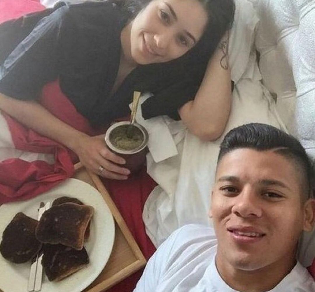 Happy birthday to Marcos Rojo. 

We can only hope he s learnt how to make toast... 