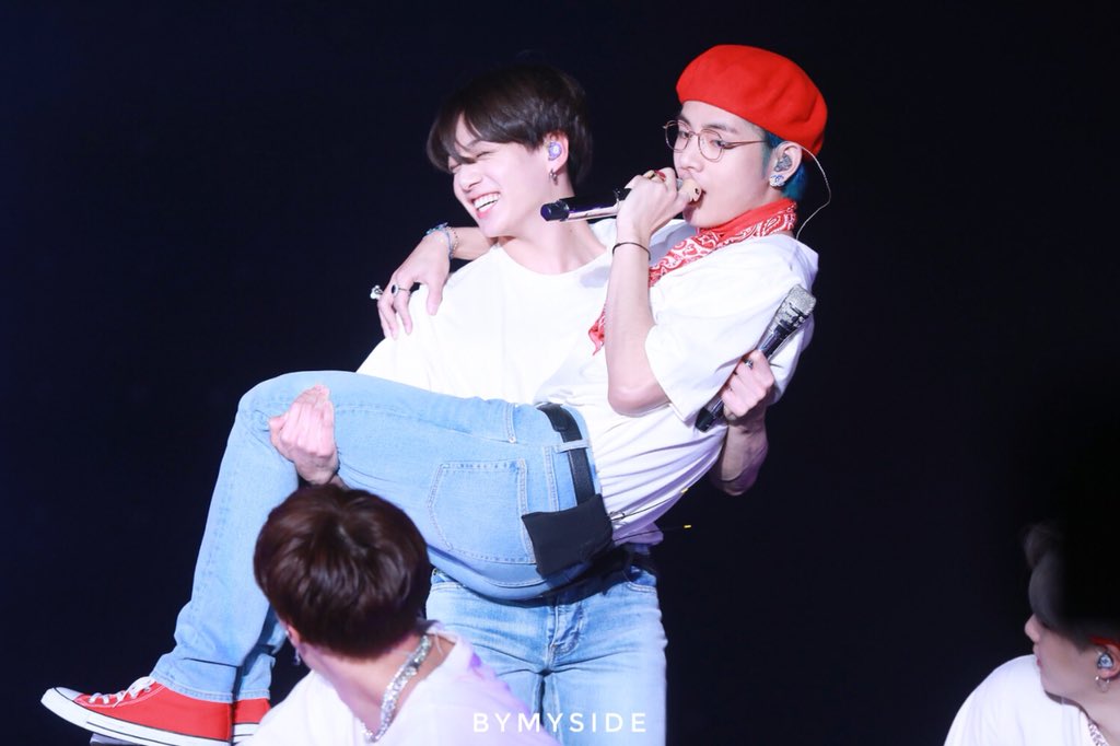 lovealwayskv's tweet photo. never forget that this happened. 

🐰🐯#Taekook #KookV #뷔국 #국뷔 https://t.co/nyFDxSGV0Q
