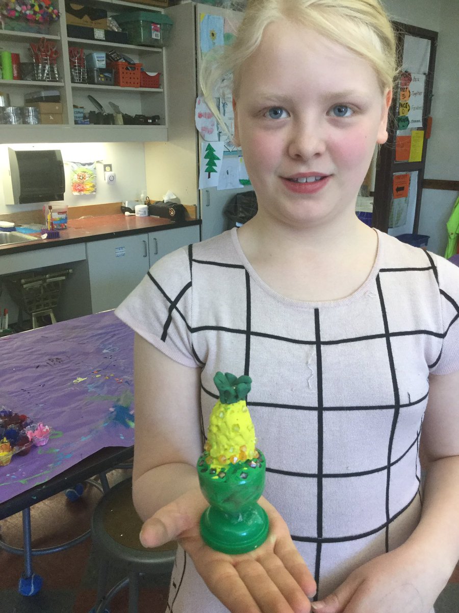 KimberleyDesja2's tweet photo. Wrapping up our choice-based independent study in grades 3-5. Engagement and innovation are through the roof:) Students focused on a studio habit of mind, made a plan, explored media of their choice, and reflected. #arteducation #choicebasedart #artisticbehavior #fwsu #bFairfax https://t.co/flrNMxkPef