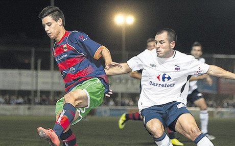 CanyerosCBrava's tweet photo. Escoltant el #partidasso🔝 de la jornada @aeprat1945-@UELlagostera gràcies als companys de @ElPratEsports (@elpratradio). Aprofitem per felicitar-los per la gran retransmissió. Recordeu el 17/10/2012? Aquell 2-3 de #CopaDelRei és història del #FutbolCat!😉 https://t.co/D7vfmEQHud https://t.co/kqMMU3S5iR