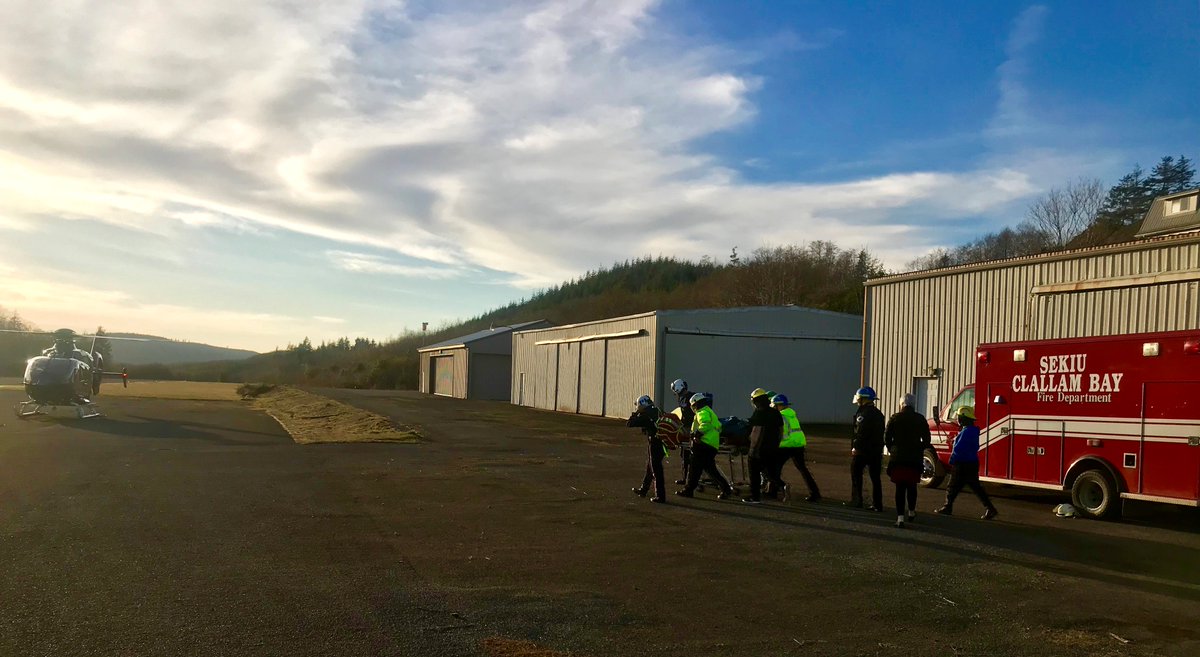 LifeFlightNtwrk's tweet photo. Thank you Clallam County Fire District 5 for having us out for training last night. Great training with you.
#LZTraining #ThereWhenYouNeedUs #Partnership #fire https://t.co/BegcRTOnhW