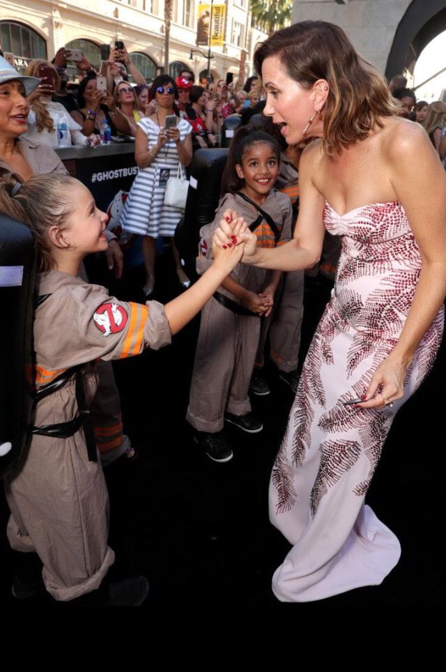 Sewing_Circus's tweet image. It’s the #InternationalDayOfHappiness ! For those individuals who are unsure why it is important for young girls to have badass female role models to look up to - here. This is what happiness looks like. Have a good’un all! 😘✊💪🤘#girlssupportgirls