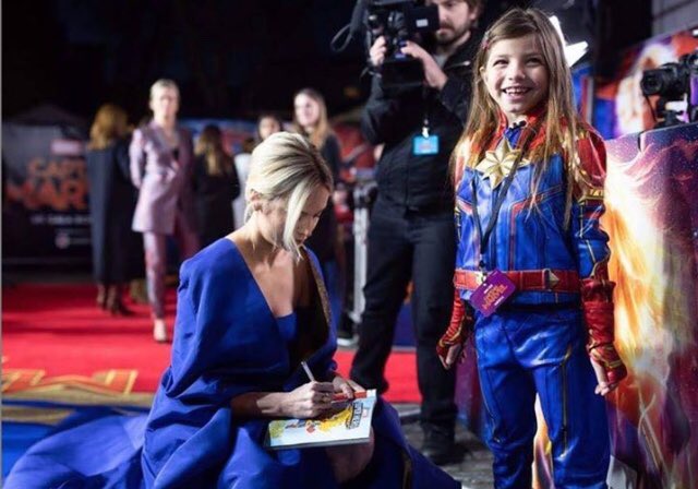 Sewing_Circus's tweet image. It’s the #InternationalDayOfHappiness ! For those individuals who are unsure why it is important for young girls to have badass female role models to look up to - here. This is what happiness looks like. Have a good’un all! 😘✊💪🤘#girlssupportgirls