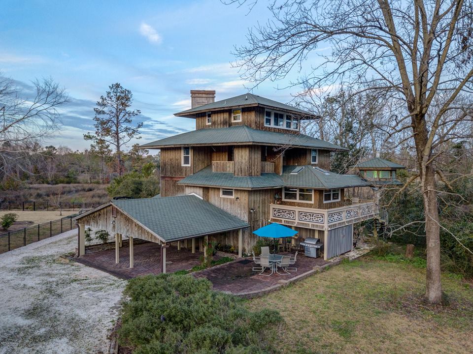 NetworkWilm's tweet photo. WOW, Check out our newest listing! If you are looking for something unique, look no further. This 3 bedroom, 3 bathroom marsh front home has something for everyone. With gorgeous scenic views from every room, this one will not last long. $409K https://t.co/ngRrLgsyWX https://t.co/5GqtfjjUuD