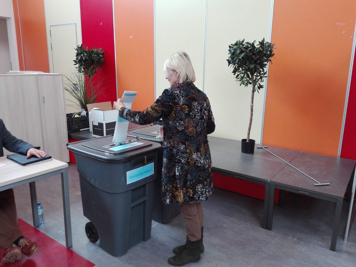 Groep 1 is samen met juf Wendy en juf Ineke wezen stemmen. Ze weten nu waarom stemmen belangrijk is #verkiezingen2019