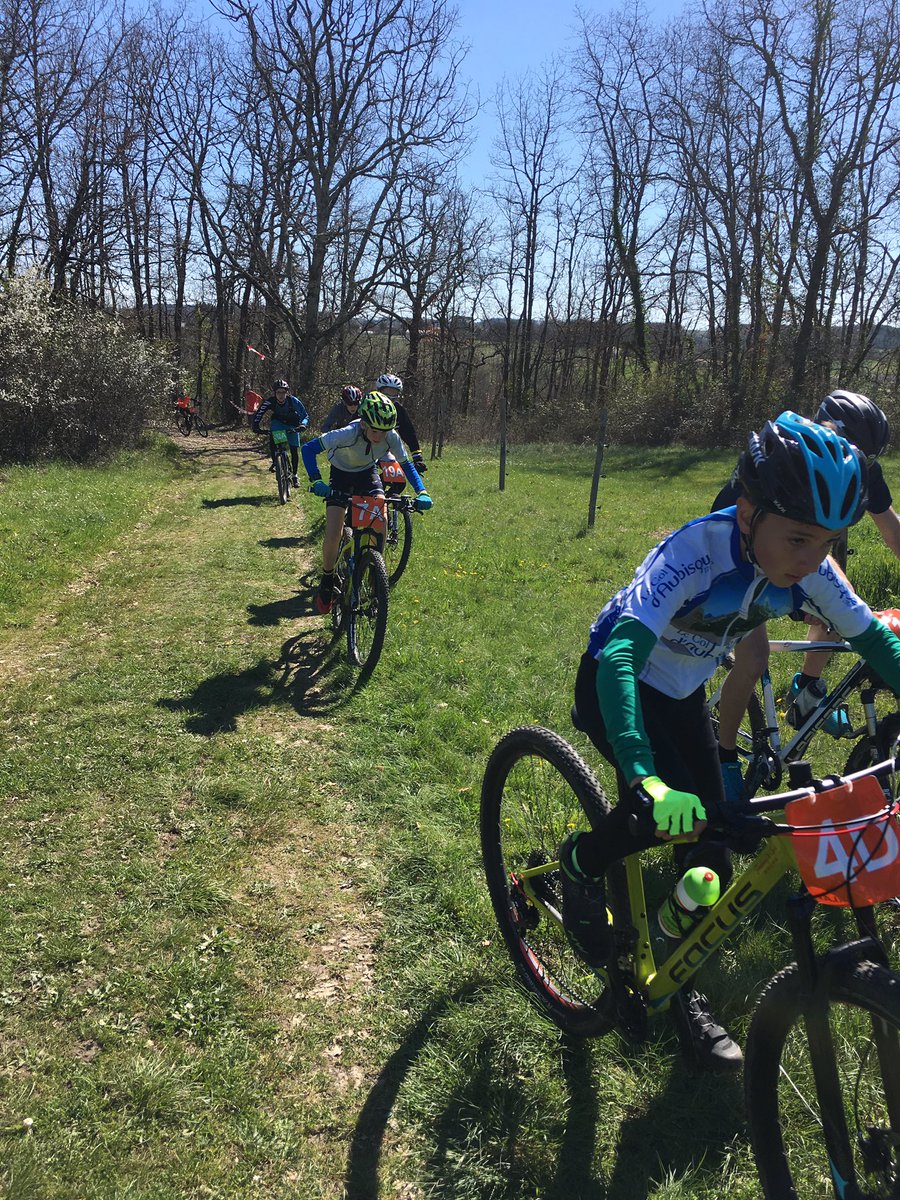 unss24's tweet photo. Un beau mercredi de #printemps 🌼☀️&amp; de @Sport_Scol avec le championnat départemental de #VTT. Accueil au 🔝 au @LEAPLECLUZEAU #Sigoulès &amp; soutien du Comité @FFCyclisme : un grand merci 👍🏻
Bravo aux 18 A.S, 140 coureurs, 20 jeunes juges, 22 jeunes organisateurs, 25 #profsEPS 👏🏻🙏🏻 https://t.co/iegfNyHZSV