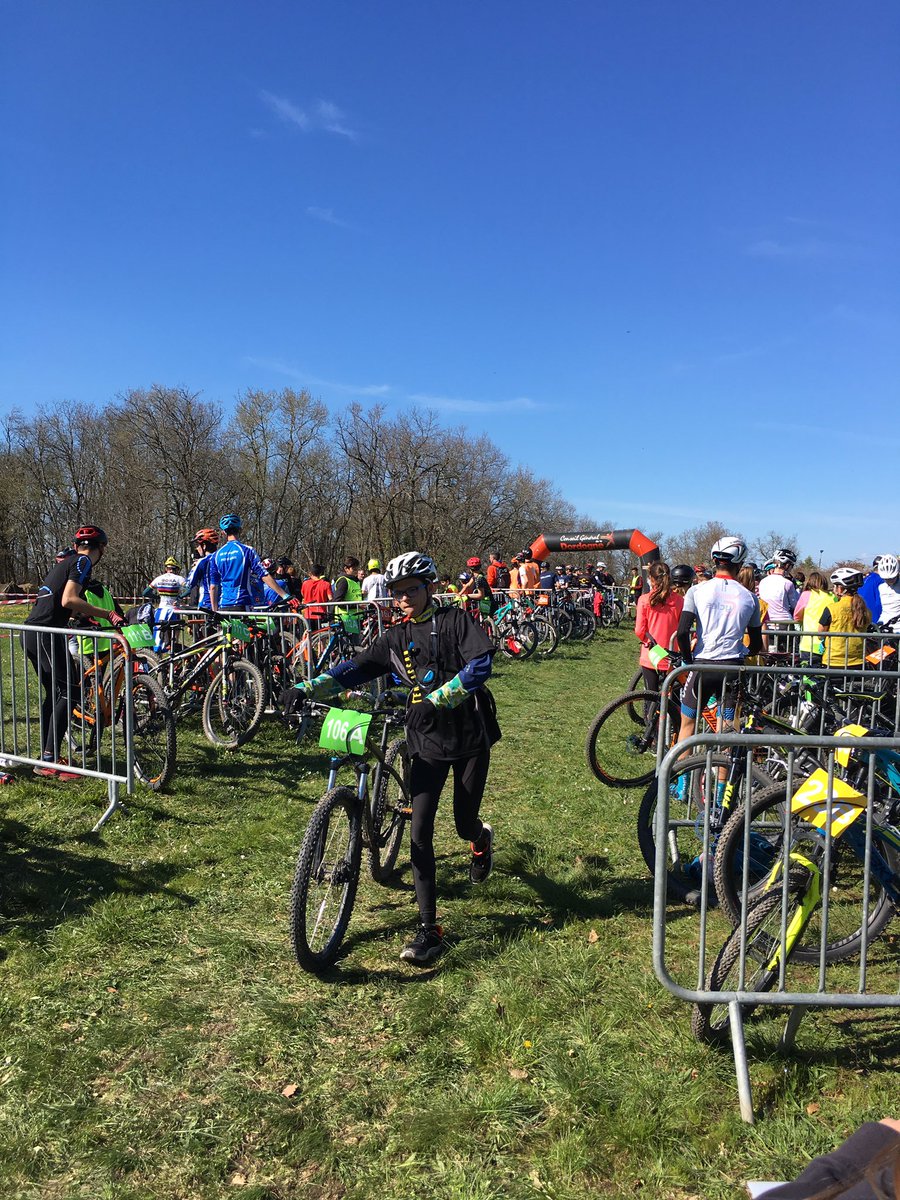 unss24's tweet photo. Un beau mercredi de #printemps 🌼☀️&amp; de @Sport_Scol avec le championnat départemental de #VTT. Accueil au 🔝 au @LEAPLECLUZEAU #Sigoulès &amp; soutien du Comité @FFCyclisme : un grand merci 👍🏻
Bravo aux 18 A.S, 140 coureurs, 20 jeunes juges, 22 jeunes organisateurs, 25 #profsEPS 👏🏻🙏🏻 https://t.co/iegfNyHZSV