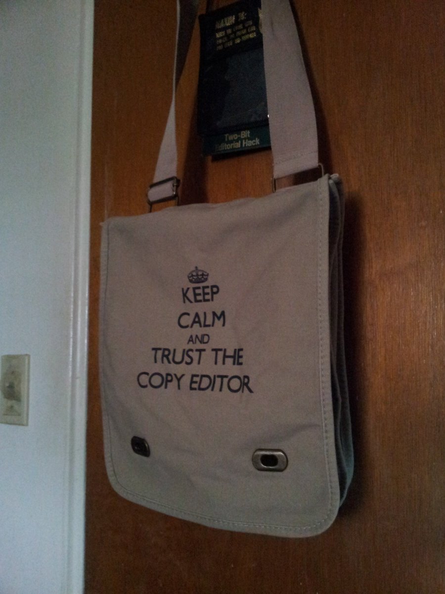 SheckyX's tweet photo. @EdsofEarth @H_E_Saunders @copyeditors Field bag! #ACES2019 #ACESChat https://t.co/Gm9iV6A5bw