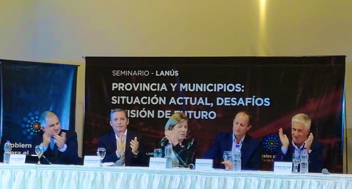 UNLaOficial's tweet photo. “Las Universidades tienen que servir al Pueblo y a la Nación” afirmó la Rectora de la #unla, Dra. Ana Jaramillo, en el marco del cierre del “Seminario Provincia y Municipios: situación actual, desafíos y visión de futuro” https://t.co/wYAkSFFhAd