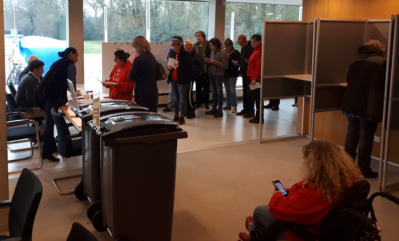 Woongroep #holtveen20 <a href="/visiodebrink/">Visio De Brink</a> en <a href="/vnpaneltynaarlo/">vnpaneltynaarlo</a> gingen stemmen @nietsoveronszonderons #VNverdrag Zelfstandig stemmen voor velen moeilijk en spannend. Ondersteuningsvragen prettig en goed opgevangen door leden stembureau gemeentehuis <a href="/Tynaarlo/">Tynaarlo</a> Bedankt!