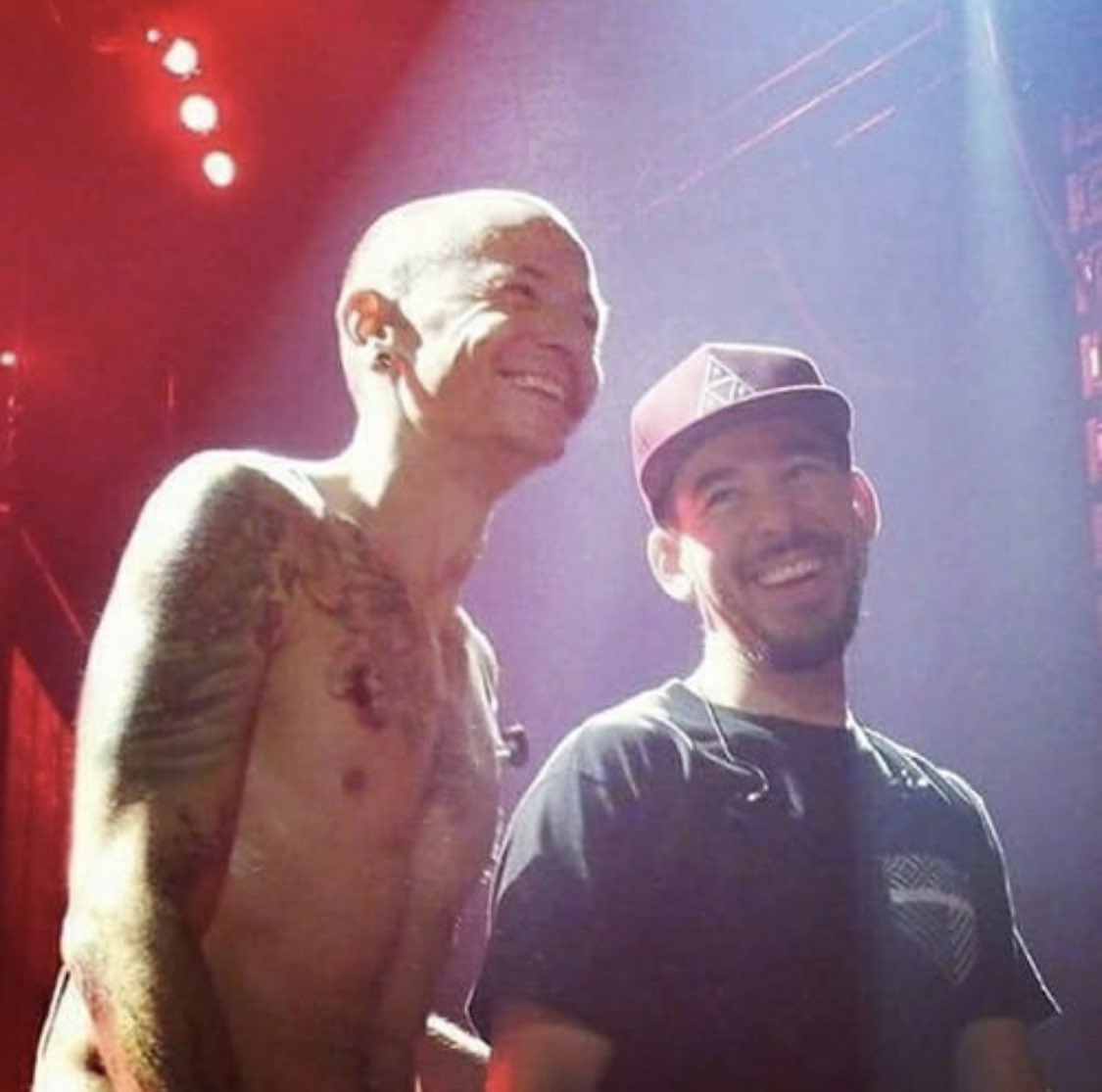 mikeshinoda's tweet photo. How did you #makechesterproud for his birthday today? ❤️🔥🙏🏽 https://t.co/jEZUNv38A9