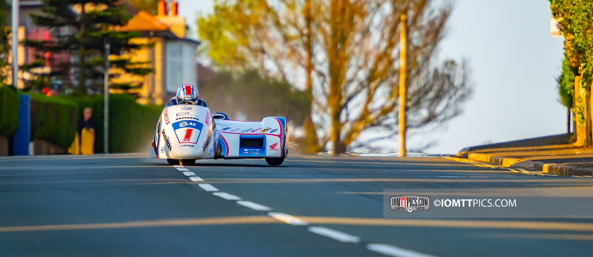 iomTTpics tweet media