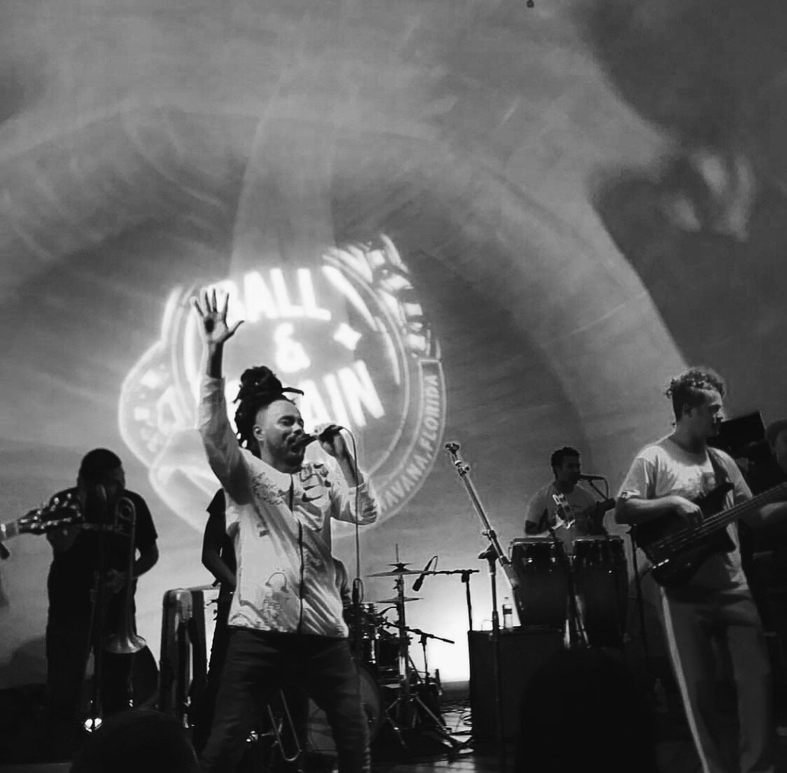 werockthemoon's tweet photo. @LocosPorJuana live at @ballandchainmia #RTMP
#locosporjuana #ballandchain #ballandchainmiami #mia #miami #reggae #latinreggae #photography #blackandwhite #bnw #music #musica https://t.co/GEZz5mfgs6