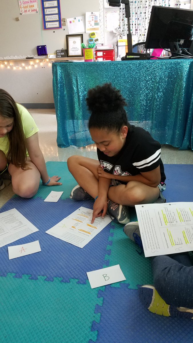 MrsHolbrook_4th's tweet photo. Slap down!! To discuss the answers to our passage and learn from mistakes. @LampasasHSE #GoBeyondlampasas https://t.co/clsvcpADCT