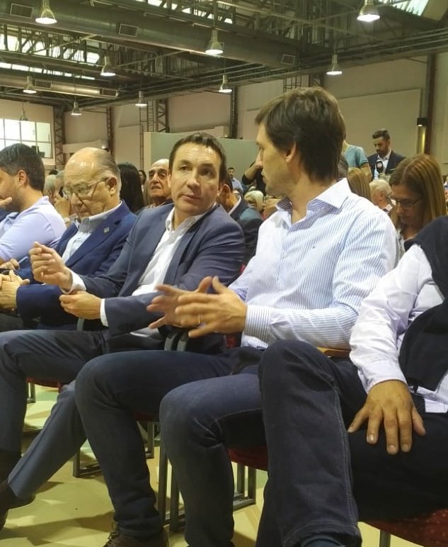 nico_mantegazza's tweet photo. [ #AHORA ] Continuamos en el Seminario de @GobLocalesDes en la @UNLaOficial pensando junto a compañeros intendentes y legisladores la construcción de gobiernos que respondan a la necesidad de los vecin@s.
#GobiernosLocalesLanús #GobiernosLocalesPBA https://t.co/qIiSSOZ7nT