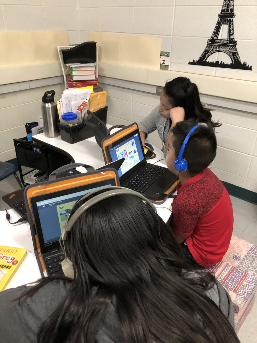 MayYang_Teacher's tweet photo. Trying Book Creator out from PD with @CurtWhite07.  Looks like the Ss are listening carefully as the vocab words are recorded in both English and Spanish. #NSDedchat @jyhawkfan45 https://t.co/zo4msDPlqz