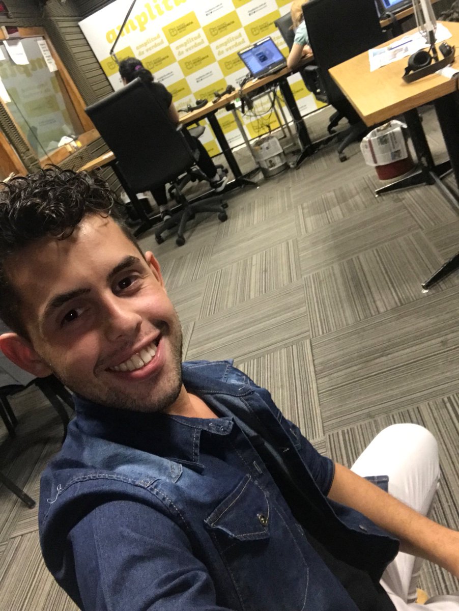 Pasando por @ValeDobleOK en <a href="/Rivadavia630/">Radio Rivadavia</a> hablando sobre #Mauoelmusical - Te espero en el teatro Broadway calle Corrientes entradas en venta por <a href="/Plateanet/">Plateanet</a>