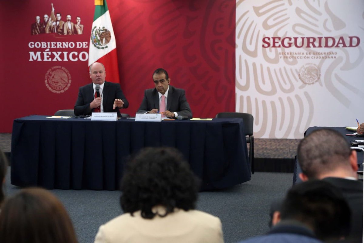 vtorreslanda's tweet photo. #segundodía #MesadeDialogo  con #SirCraigMackey #QPM, ex #ComisionadoAdjunto de #PolicíaMetropolitana de #Londres, con   @UKinMexico sobre #policía y #prevencióndelaviolencia y el #delito @SSPCMexico @PoliciaFedMx @BugarinPatricia #HagámosloJuntos  @PabloVazC @JorgeSa68 https://t.co/JkKwny4FqH