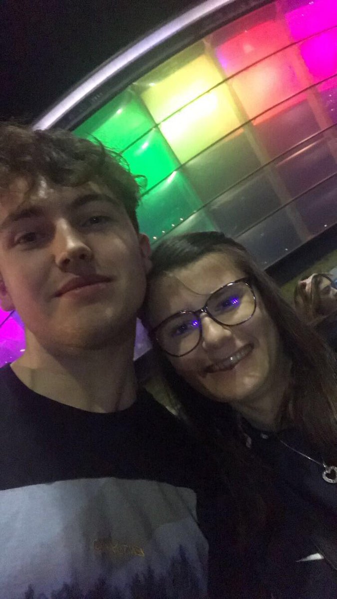 JyhsE's tweet photo. Dimanche, Nous sommes allés à un concert de @NICKIMINAJ et @JuiceWorlddd C’était incroyable!!! - Rowan et Manon https://t.co/WiPekdXsTN