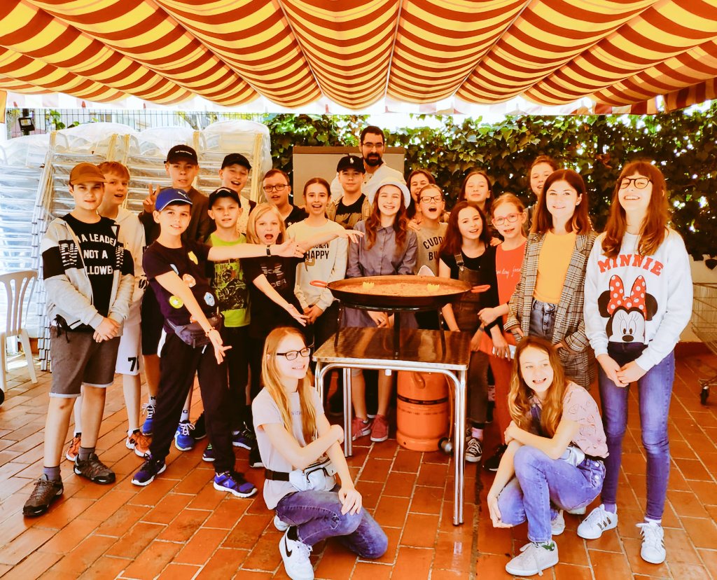 maravillas24hs's tweet photo. #paella #lunchtime #learningSpanish #StudySpanishinSpain #SpanishLanguageSchool #Benalmadena #Malaga #CostadelSol #Spain #SchoolGroups https://t.co/BCAx4Gcs9o