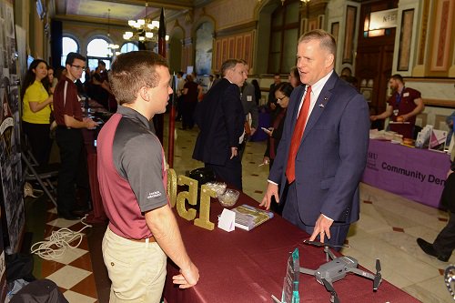 Great to see so many SIU students at the Capitol today. They did a great job representing their university community!