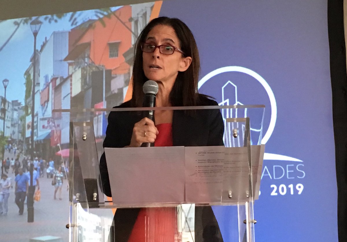 ramrodriguezv's tweet photo. @ljmaguire, Representante Residente de @PNUDPanama se refiera a la corresponsabilidad y colaboración en la apertura de #HCMS2019 @IRI_es https://t.co/1pgvoU2ouG