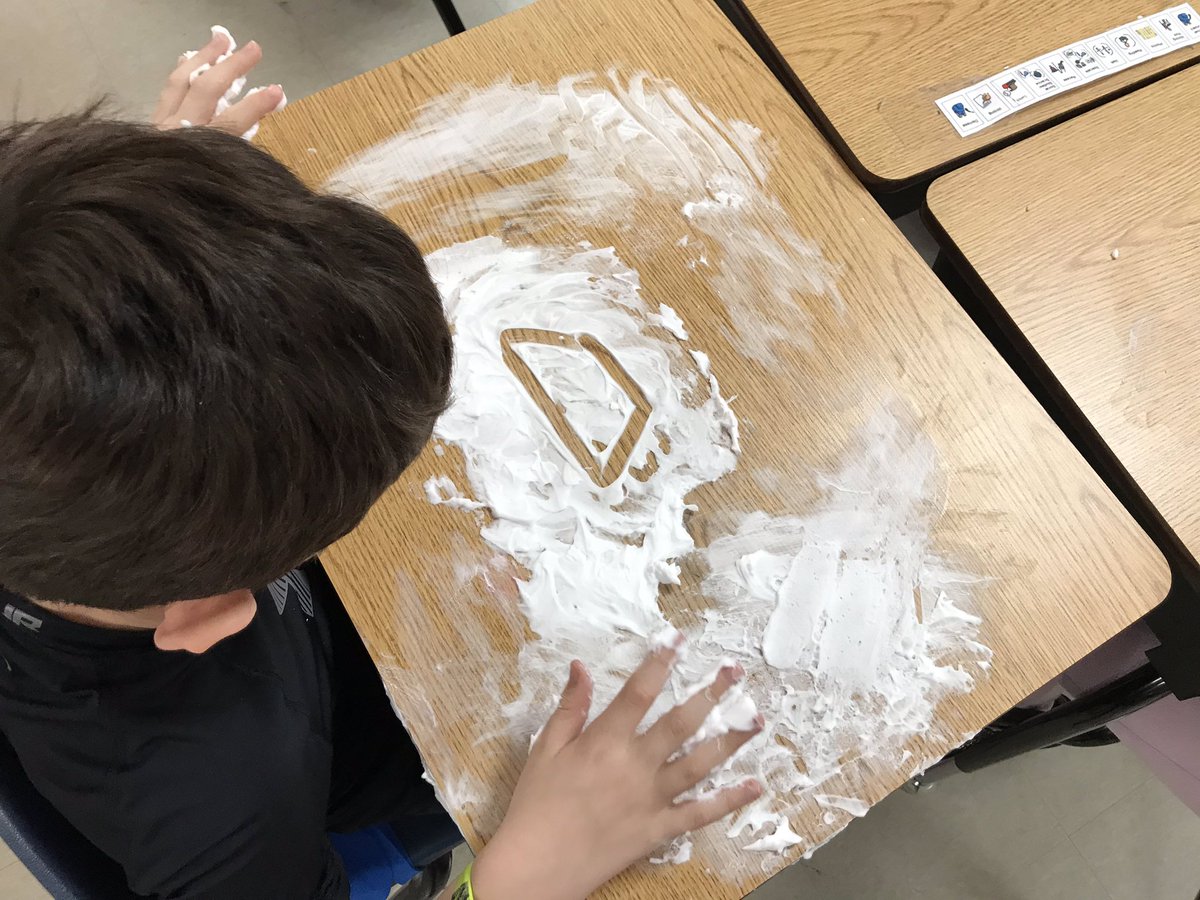 SBethPen's tweet photo. Learning can be messy but so much fun!  We had a great time creating shapes in shaving cream based on their attributes. #EastSideEaglePride https://t.co/9T5UEsiXtZ