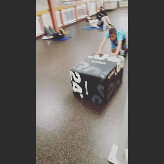Having fun while building an early love for fitness! 💪💪⚡
.
.
.
.
.
#YouthLeadershipElite  #youthleadership  #youthleader
#youthdevelopment  #supportouryouth  #youthgroup
#youthempowerment #mentoringmatters #raisingchildren
#parentlife #futureleaders #nextgeneration
#nonprofi…