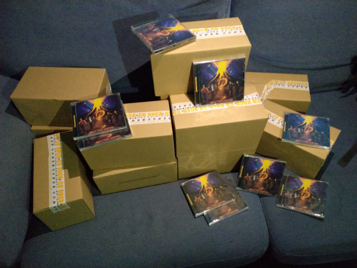 Aquí tenemos otra tirada de nuestro primer album "Arde Por Dentro!"
Por 5€ te podrás llevar esta reedición!!
Contacta con nosotros para conseguir la tuya!!

#descendientes #rock #disco #musica #CD #mostoles #madrid #guitar
#bass #drums