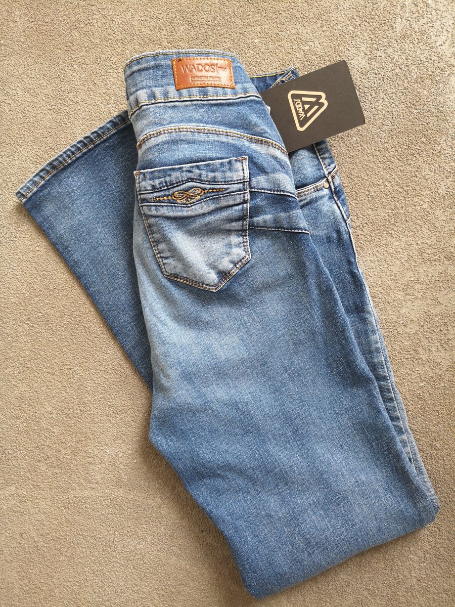 BlogDeAnizu's tweet photo. Mira las lindas fotos que hicimos para sortear este Jeans @wados_cl bicolor en Talla 44 https://t.co/60uFVCrrMv #moda #WadosMujer #jeans #concurso #blogdeanizu #wados #wadoschile https://t.co/wMpNQWPIZk