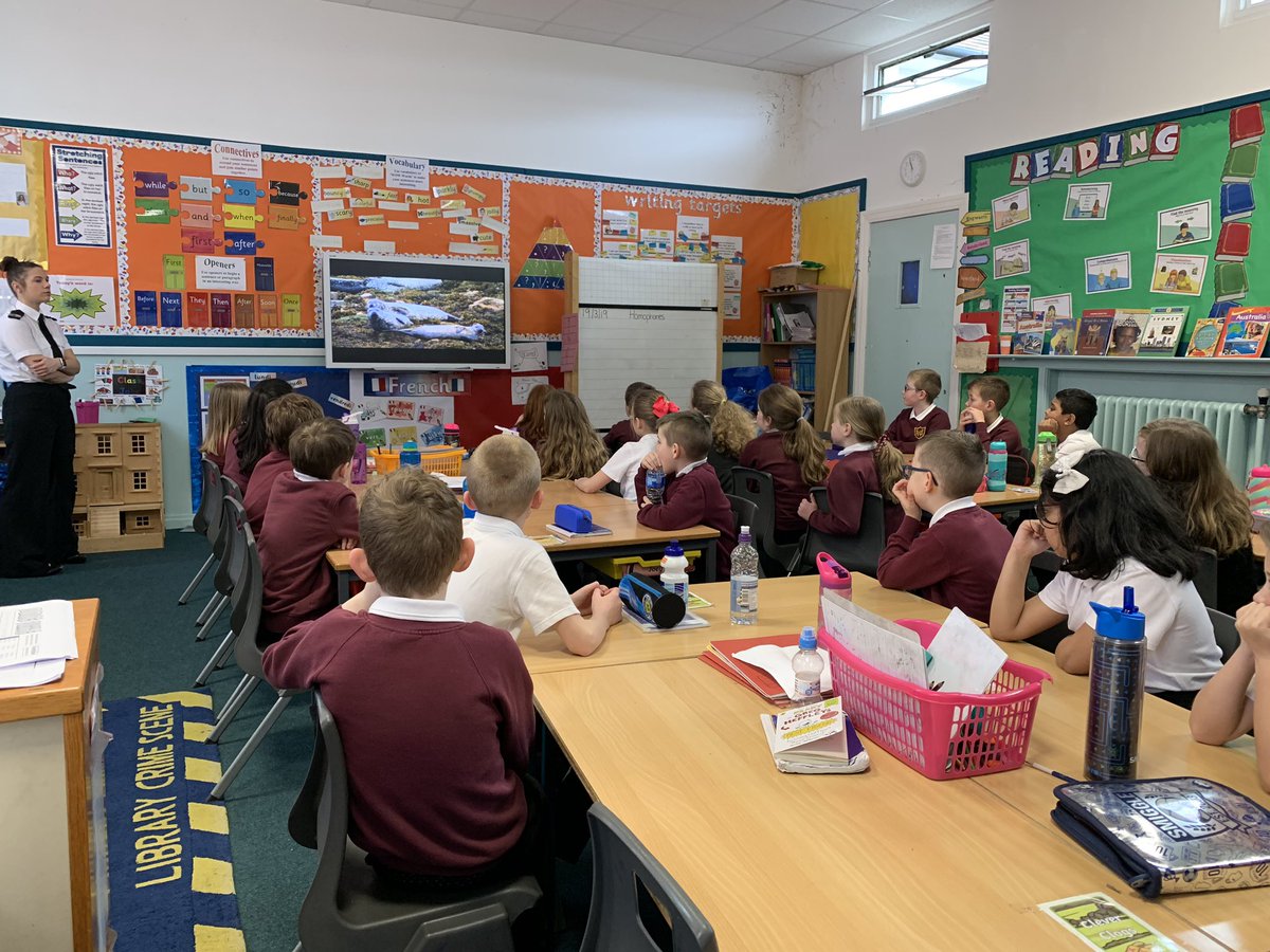 MrsCraikWQ's tweet photo. We had a really fun visit from the @ScottishSPCA yesterday. We watched a video about the sspca and all the fantastic work they do, answered questions to build a robot 🤖 and then coded our robot bunny to make it move! https://t.co/pcRj7EQeoB