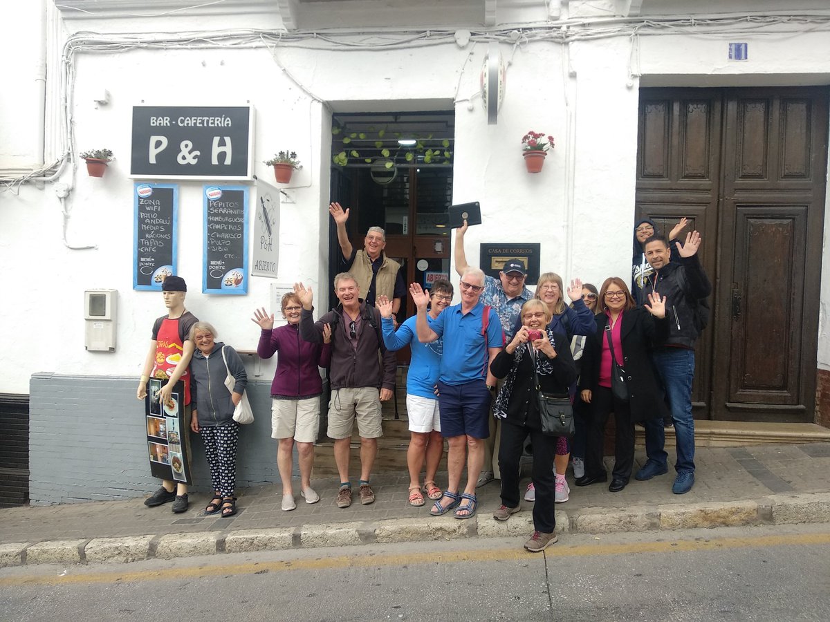 Estefania_Osc's tweet photo. Day #full of #adventures in #Álora #experience #ExperiencePlus #DiamondResorts #StayVacationed @ActivitiesEu #acttiv #Letusentertainyou #takingfunseriously #family #SaharaSunset #smiles #yellow https://t.co/pmN2lZvwZ3