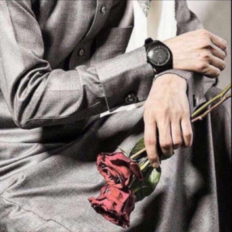 _Nif___'s tweet photo. من مدلي من طارف الورد ورده
اهديت له من غالي الورد بستان
ومن صب لي فنجال طيبه ومده
صبيت له دله بدال كل فنجال .
#نجوم_الليل_للدعم https://t.co/NM5dhDzdr1